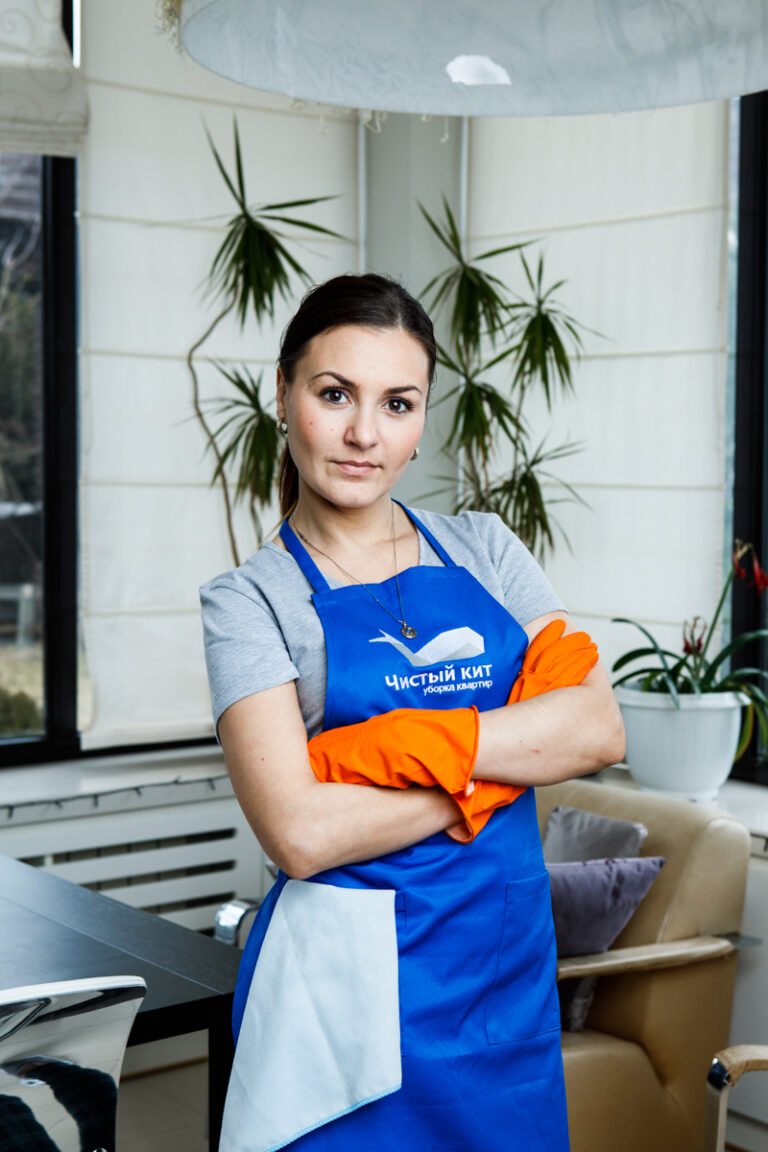 Jak uklidit malou garsonku v Praze? 7 chytrých triků pro rychlý a účinný úklid