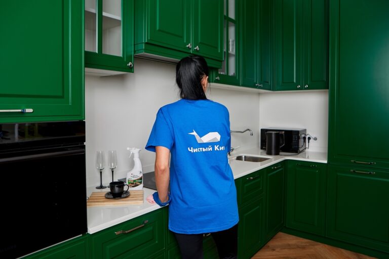 Expert Tips: Mastering Office Cleaning and Disinfection During Illness Outbreaks