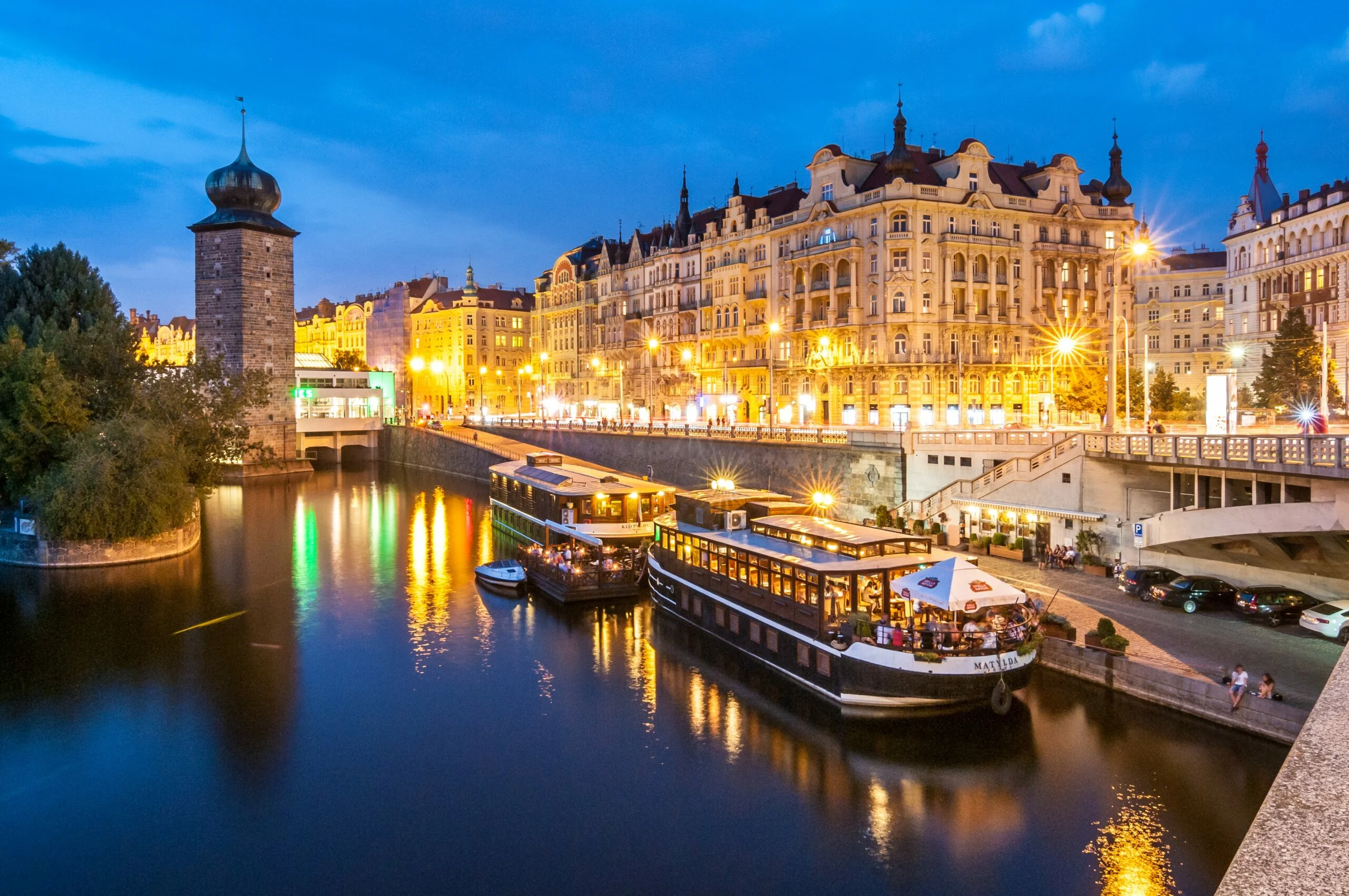 Pražské nábřeží: ultimate guide to glorious promenades & soothing relaxation