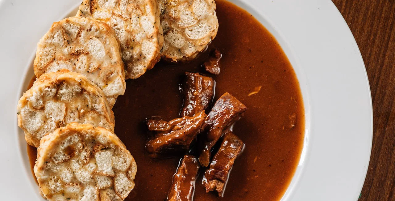 9 must-try local delicacies in Prague: discover authentic Czech flavors now!