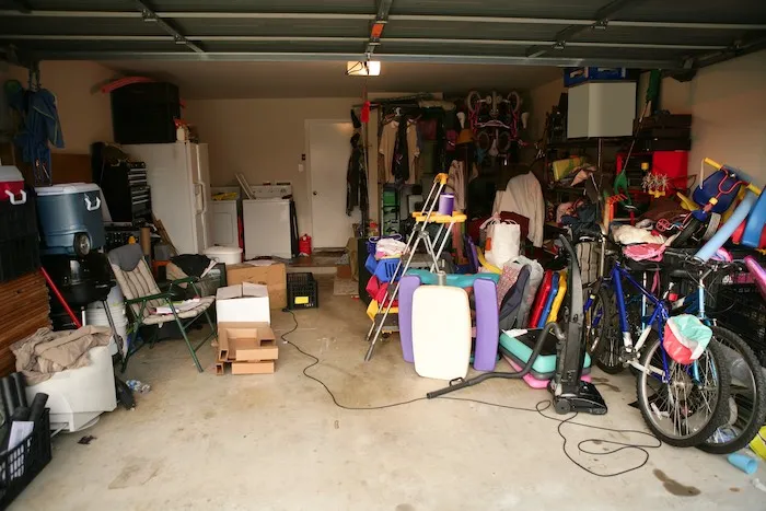 10 Essential Tips for Stress-Free Basement and Garage Cleaning in Prague