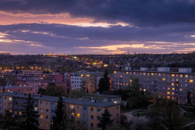 Kolik stojí úklid bytu v Praze? Průvodce cenami a tipy na úsporu
