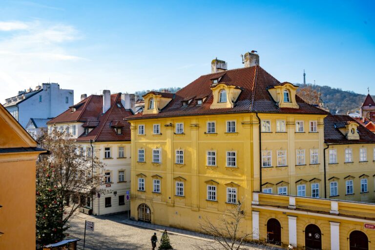Kolik Stojí Mytí Oken v Praze? Kompletní Průvodce Cenami a Službami