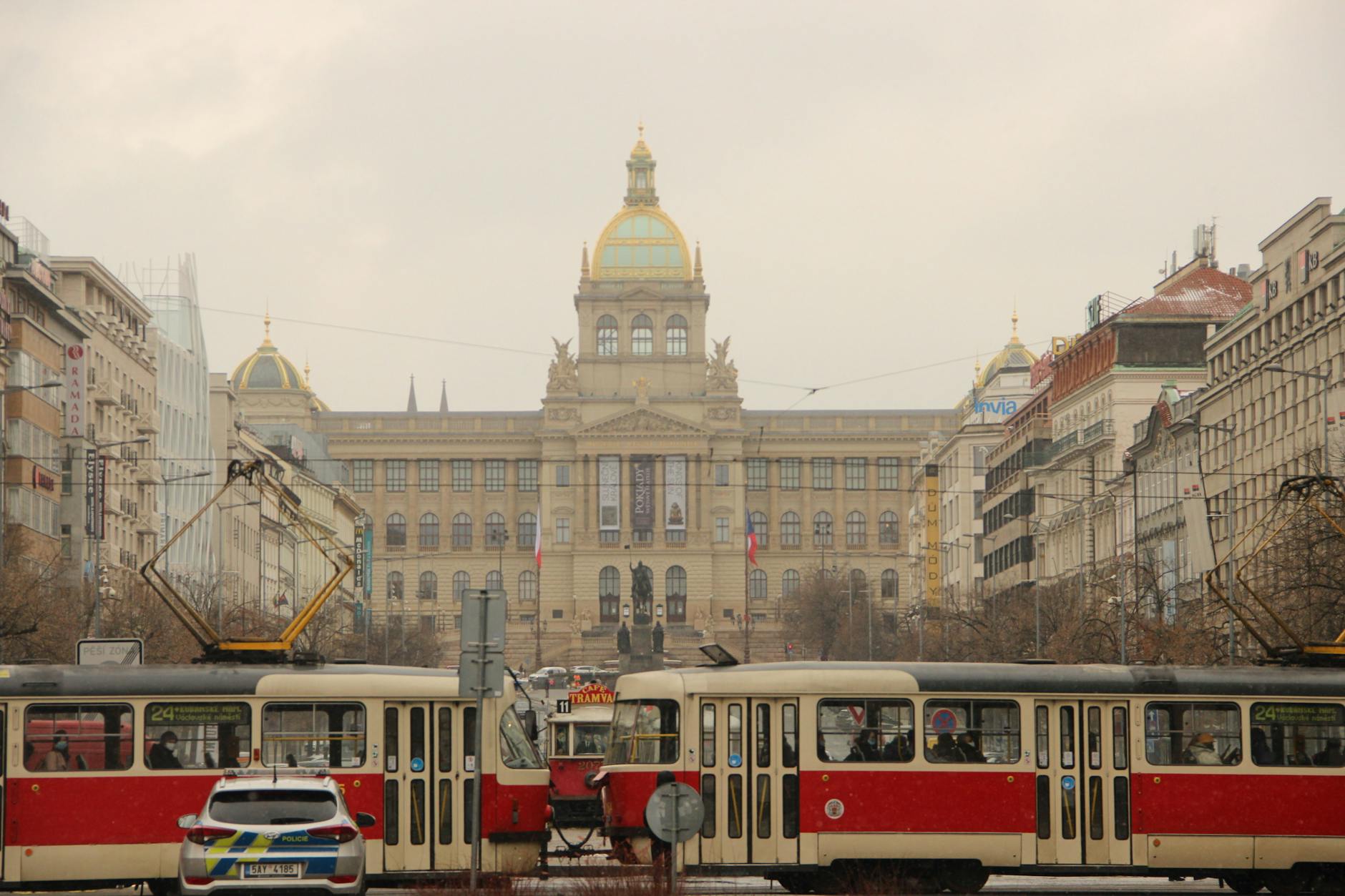 Čištění sedačky v Praze: Kompletní checklist před objednáním služby