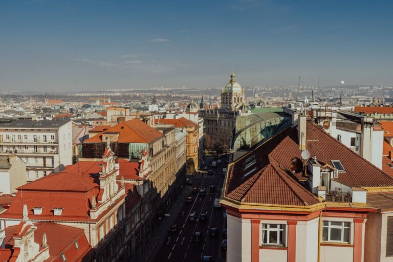 Kompletní průvodce úklidem domu v Praze: Jak vybrat nejlepší služby